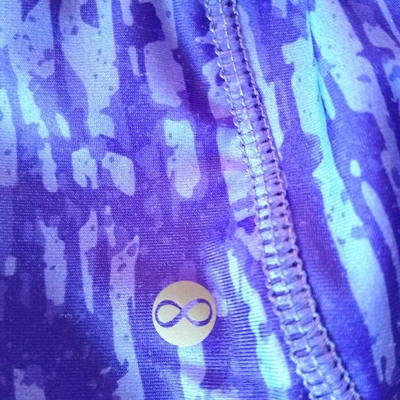 Layers Women's Capri Blue Yoga Pants Size Medium - Picture 5 of 8